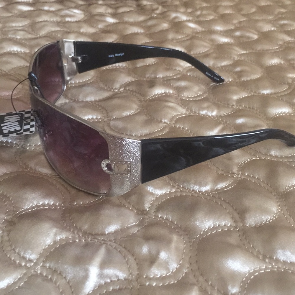 Sunglasses - Picture 5 of 8